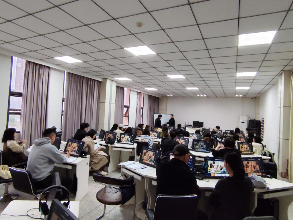 深耕翻译教学 赋能课堂提质 ——翻译教研室成功开展“集体备课”教学示范课专题教研活动