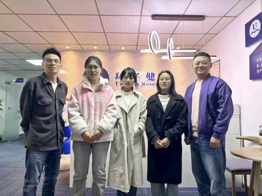 外国语学院师生赴成都环宇致胜研究院开展实习实践活动