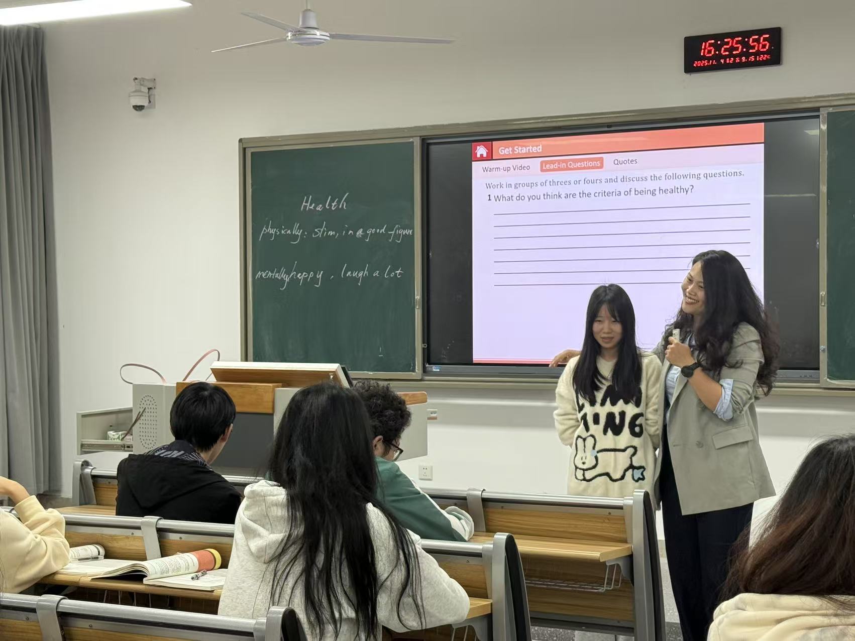 大学外语教研室开展课堂教学示范课专题 教研活动 助力教学质量提升-四川文理学院基础外语实验教学示范中心